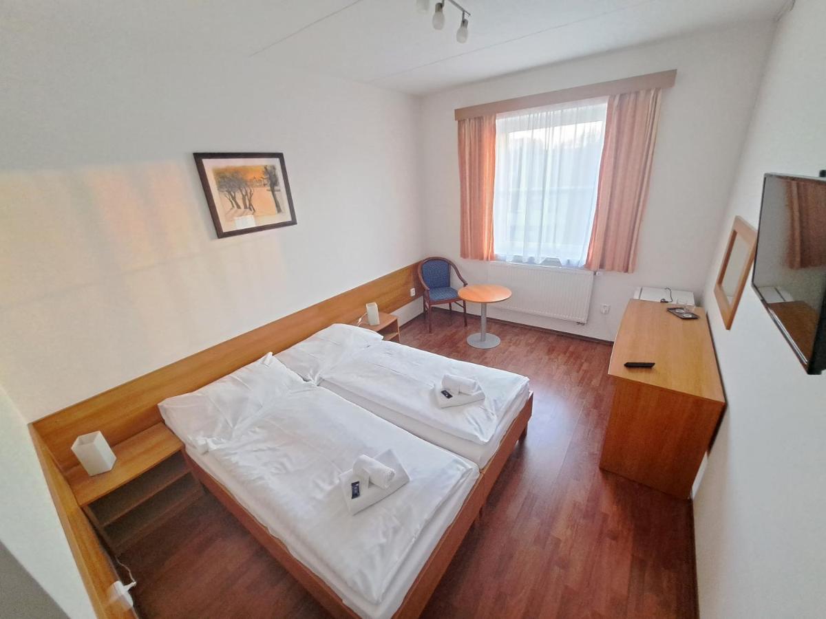 Hasicsky Hotel Pribyslav Exterior photo